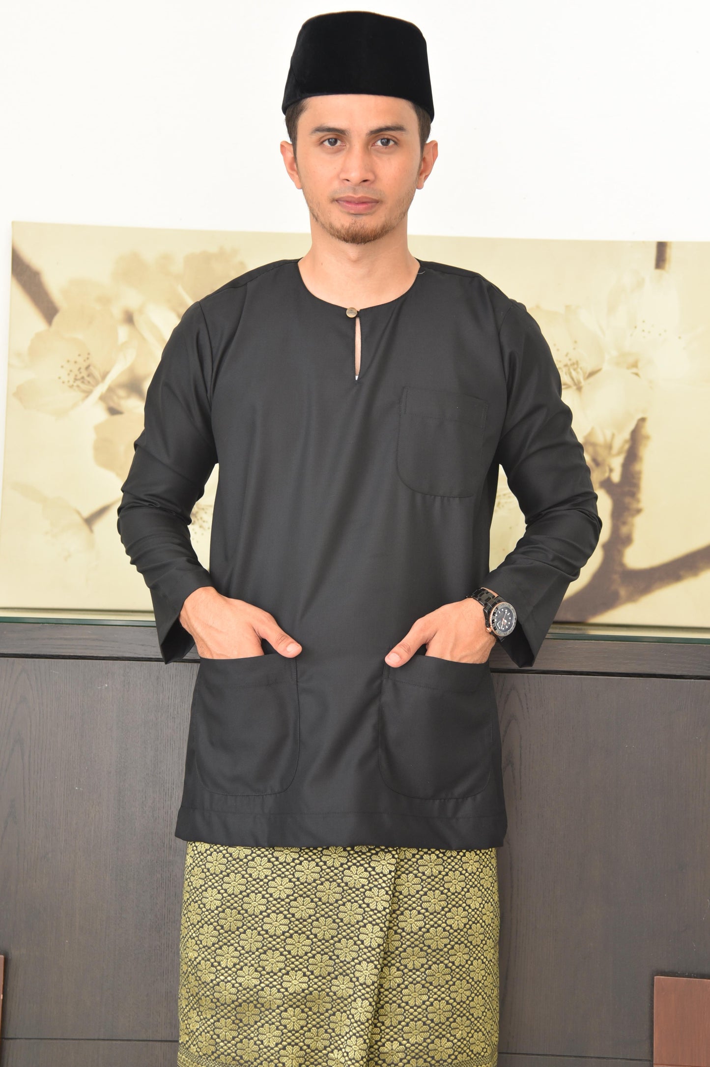 Baju Melayu Teluk Belanga in Black