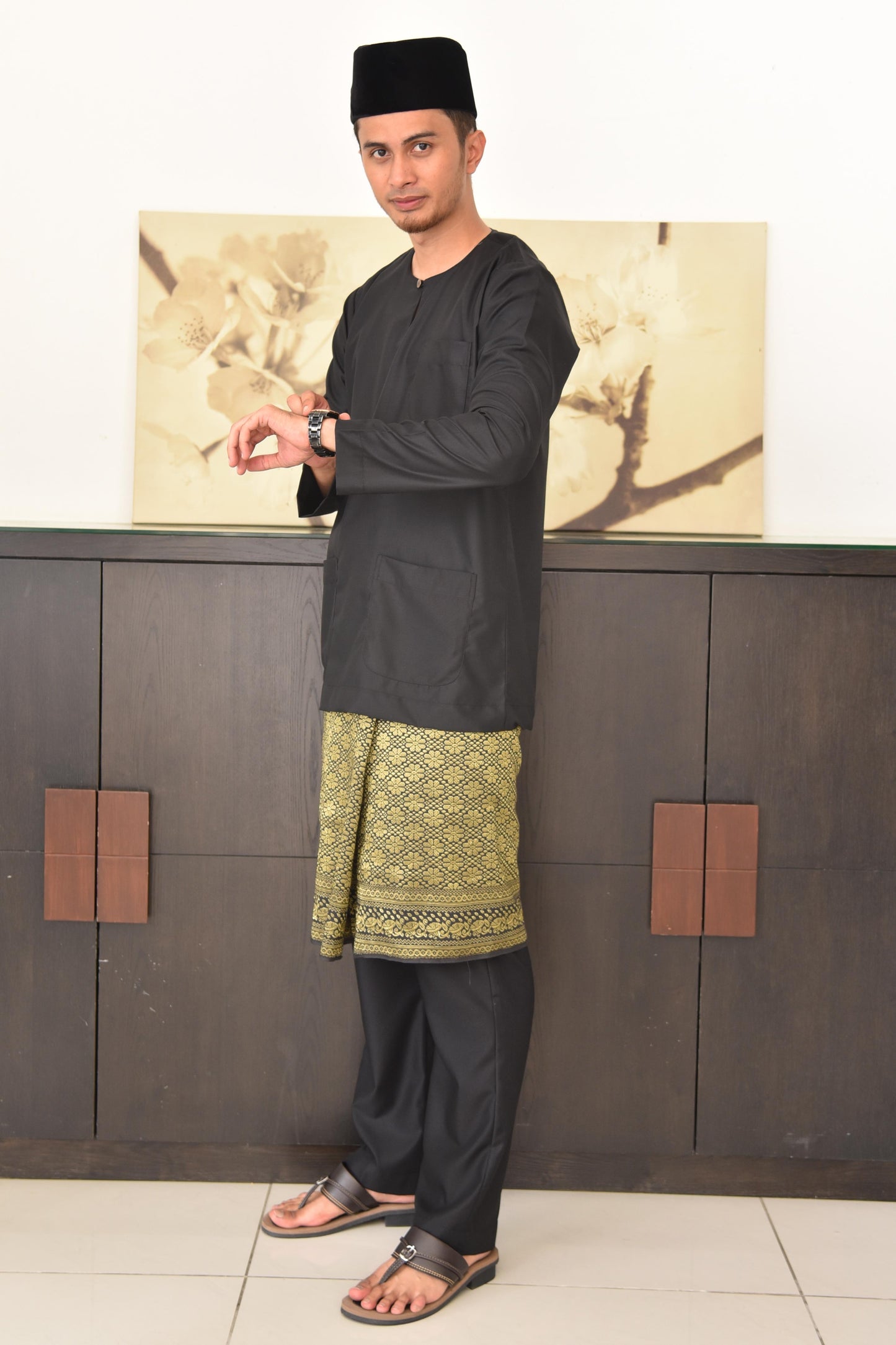 Baju Melayu Teluk Belanga in Black